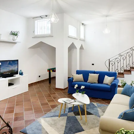 빌라 Sleeps 10 Pool Air Con Wifi 상트아그넬로